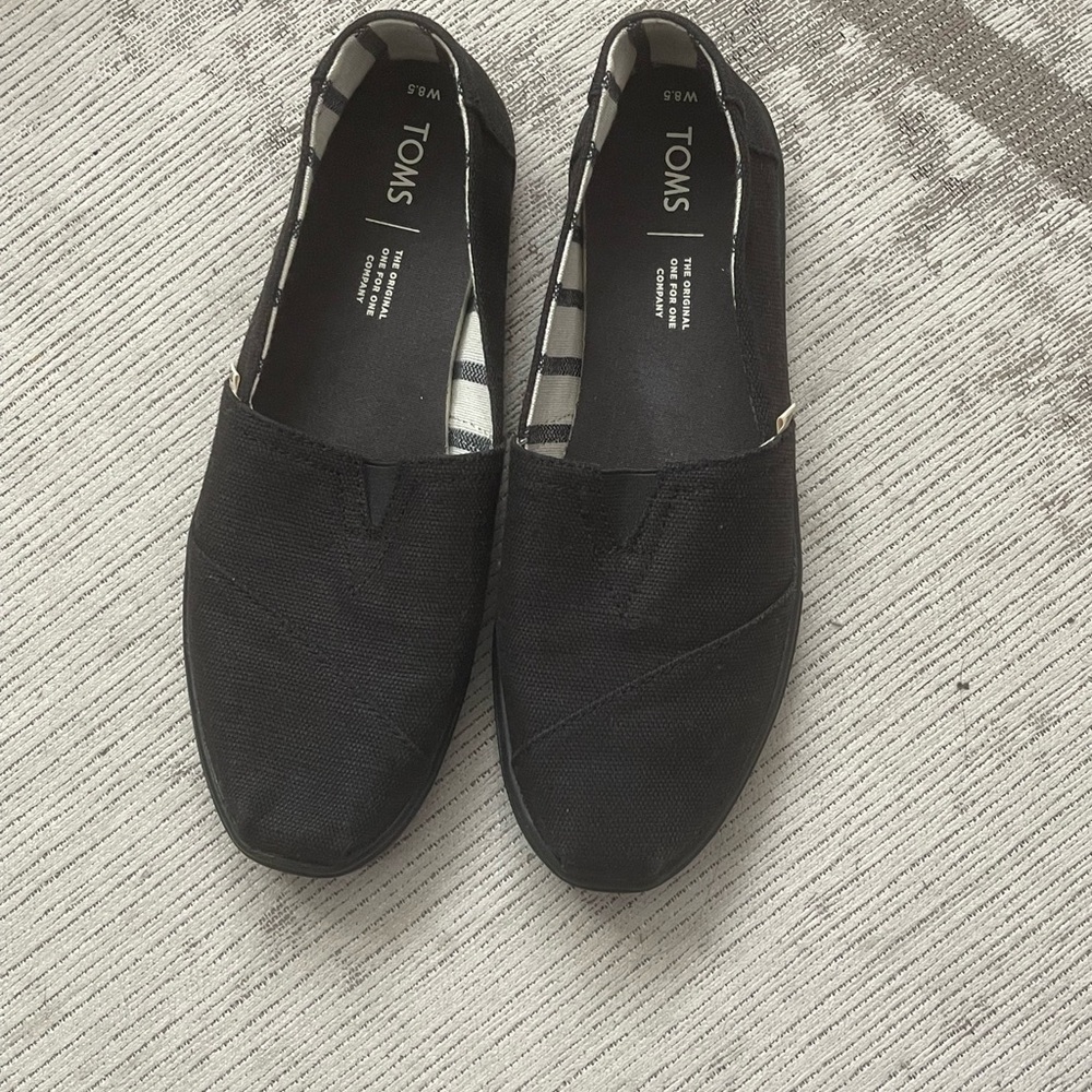 TOMS' Women's Avalon Slip On Loafer shoes Black size 8.5